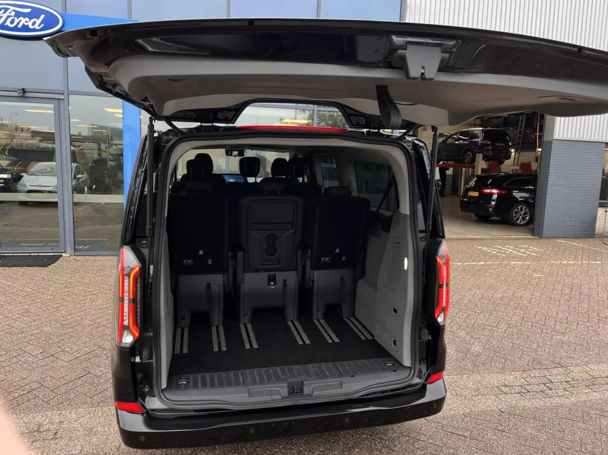 Tourneo 340 2.5 PHEV L2H1 Titanium X 233PK VOL leder 8 zitplaatsen verschuif/uitneembare stoelen Adaptieve Cruise Climate 2de rij All Seasons 19" velgen *Compleet*