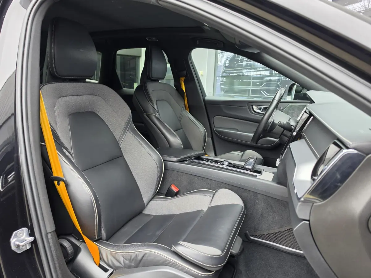 2.0 T8 Plug-in-hybrid AWD Polestar Engineered|PANO|H&K|MEMORY
