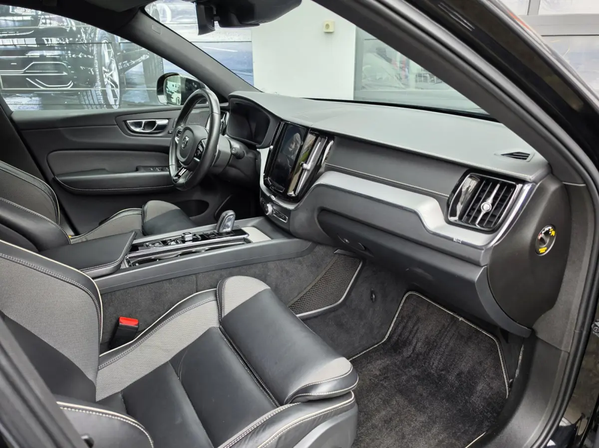 2.0 T8 Plug-in-hybrid AWD Polestar Engineered|PANO|H&K|MEMORY