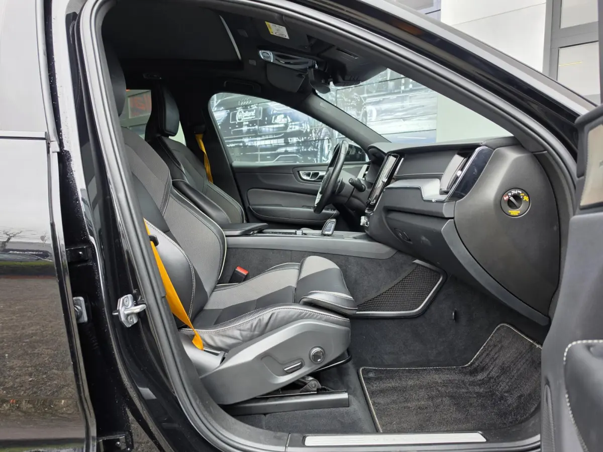 2.0 T8 Plug-in-hybrid AWD Polestar Engineered|PANO|H&K|MEMORY