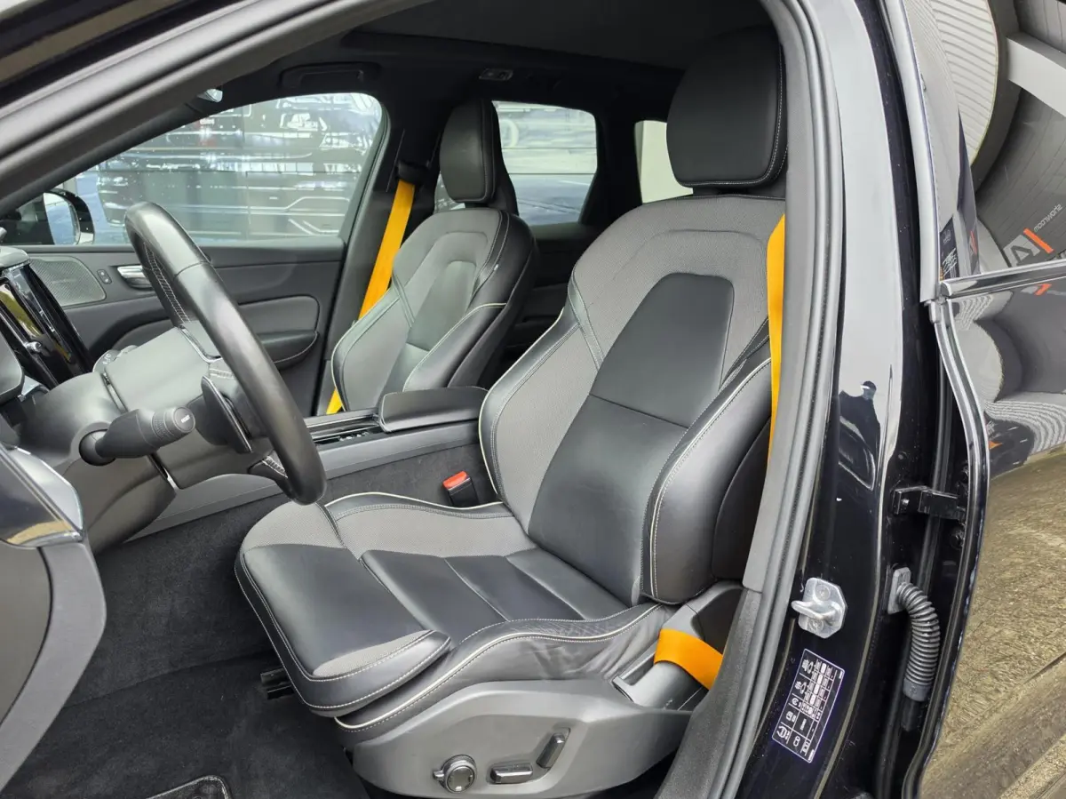 2.0 T8 Plug-in-hybrid AWD Polestar Engineered|PANO|H&K|MEMORY
