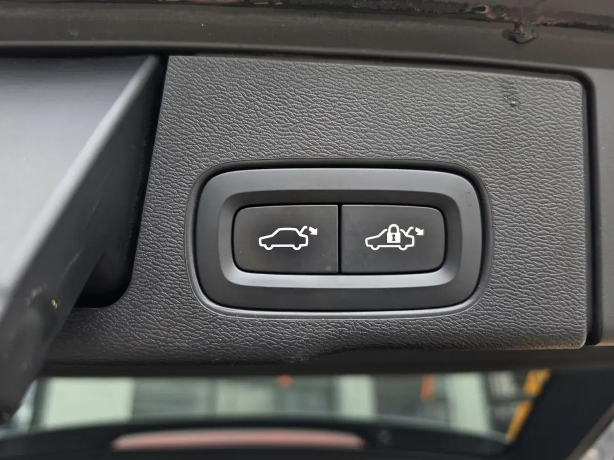 2.0 T8 Plug-in-hybrid AWD Polestar Engineered|PANO|H&K|MEMORY