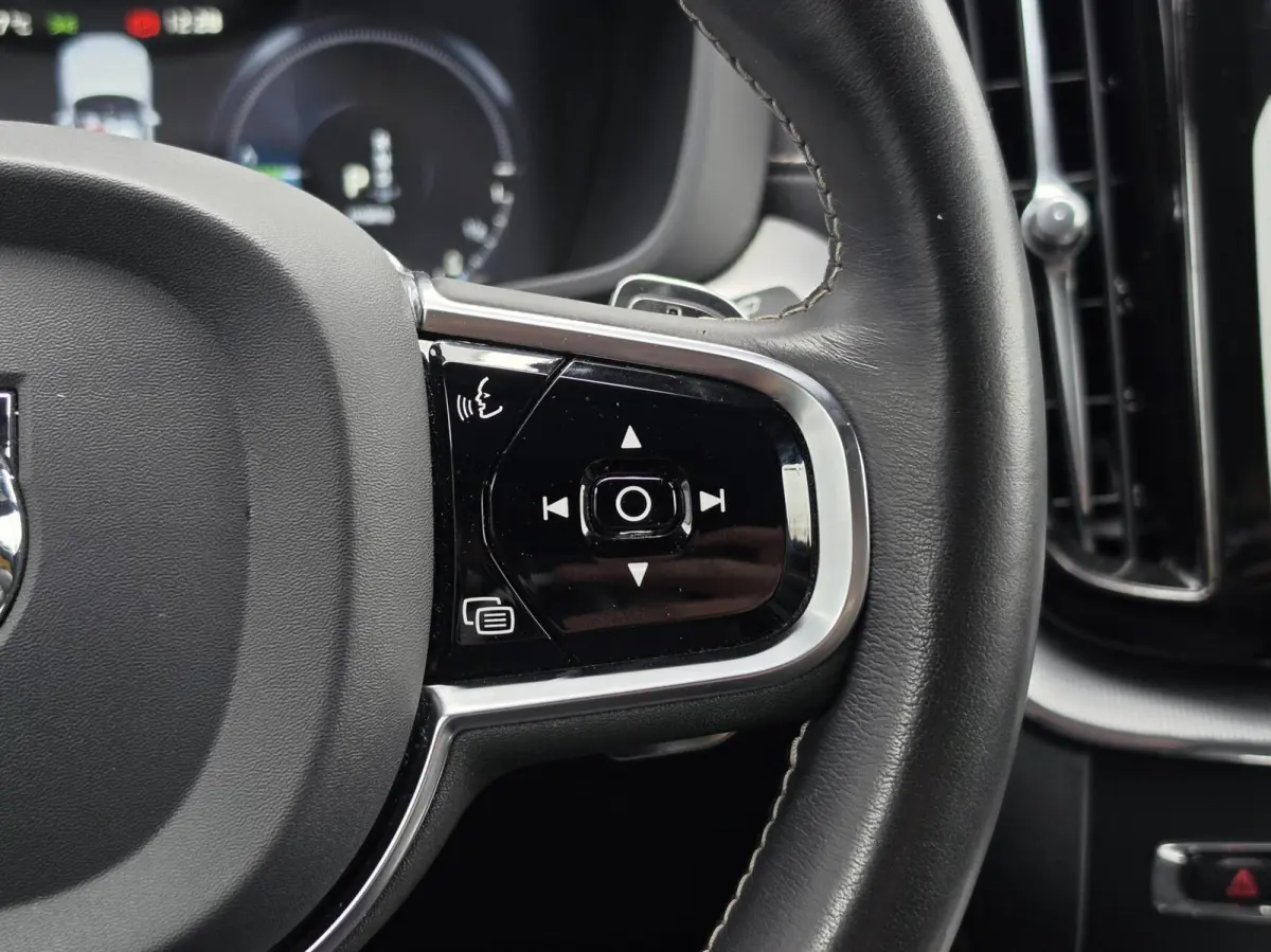 2.0 T8 Plug-in-hybrid AWD Polestar Engineered|PANO|H&K|MEMORY