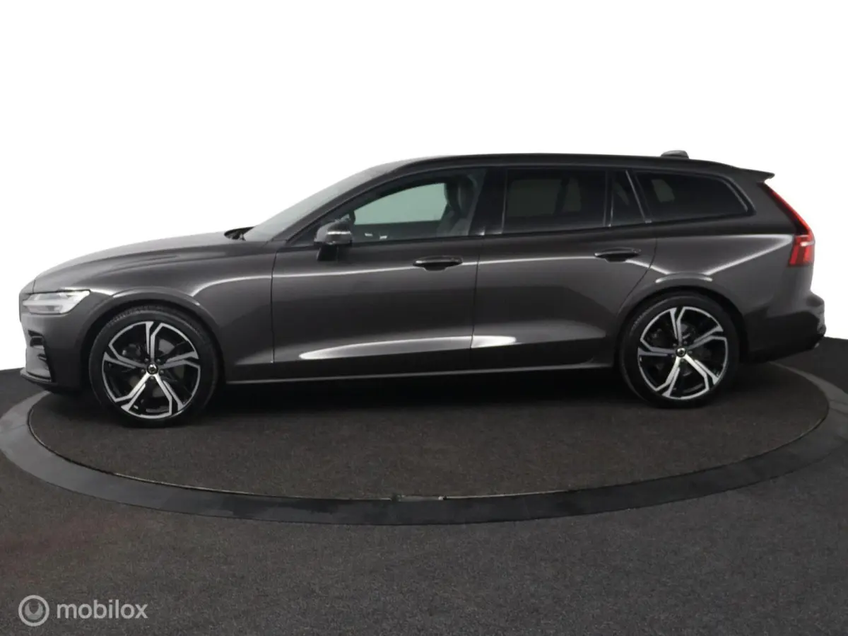 2.0 B4 Plus Dark | Adaptieve Cruise | BLISS | Pilot Assist | Contour Stoelen | Verwarmbare voorstoelen & Stuurwiel | 19" Velgen | Google