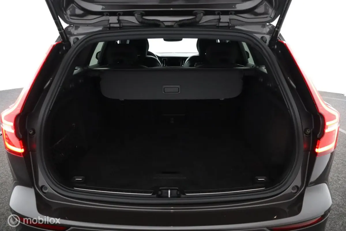 2.0 B4 Plus Dark | Adaptieve Cruise | BLISS | Pilot Assist | Contour Stoelen | Verwarmbare voorstoelen & Stuurwiel | 19" Velgen | Google