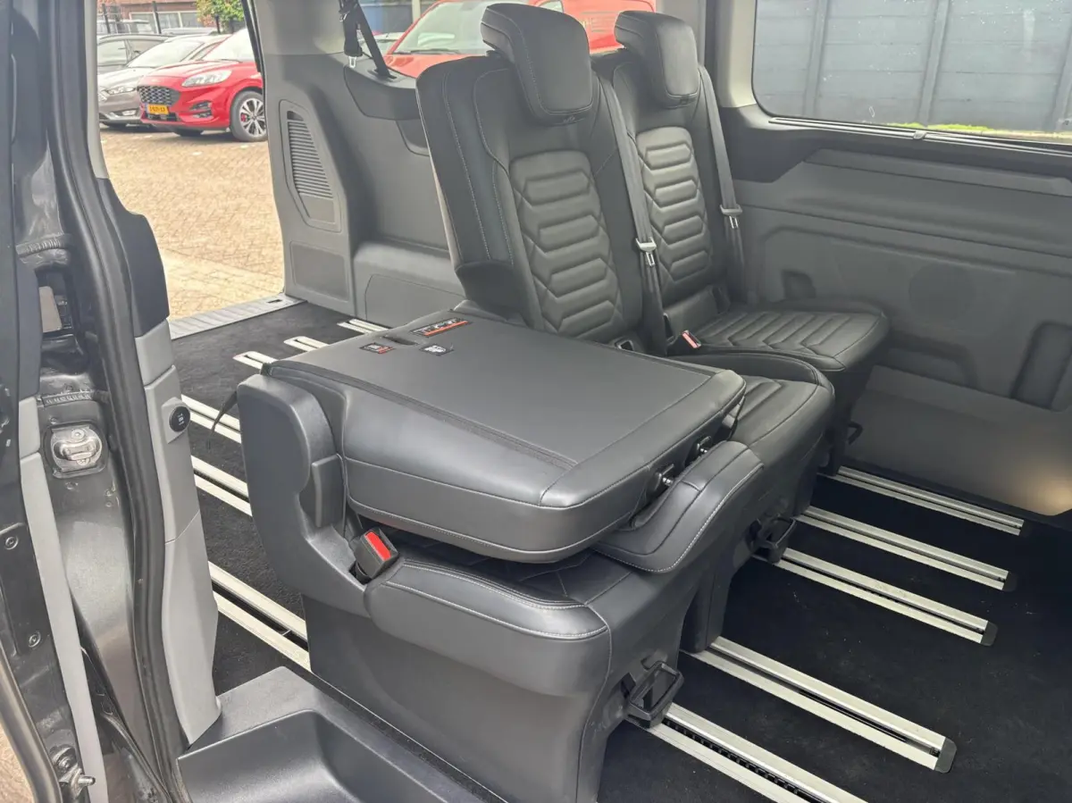 Tourneo 340 2.5 PHEV L2H1 Titanium X 233PK Emissiezonevrij!! Ex. BTW/incl. BPM 8Pers. Adaptieve Cruise Winterpack VOL leder 8 zitplaatsen verschuif/uitneembare stoelen Adaptieve Cruise Clima