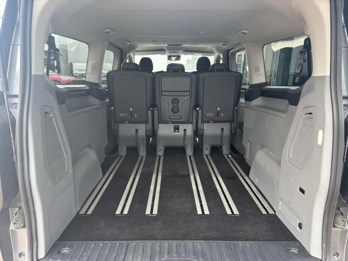Tourneo 340 2.5 PHEV L2H1 Titanium X 233PK Emissiezonevrij!! Ex. BTW/incl. BPM 8Pers. Adaptieve Cruise Winterpack VOL leder 8 zitplaatsen verschuif/uitneembare stoelen Adaptieve Cruise Clima