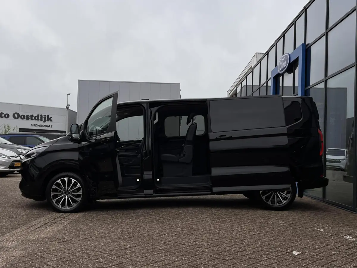Tourneo 340 2.5 PHEV L2H1 Titanium X 233PK Emissiezonevrij!! Ex. BTW/incl. BPM 8Pers. Adaptieve Cruise Winterpack VOL leder 8 zitplaatsen verschuif/uitneembare stoelen Adaptieve Cruise Clima