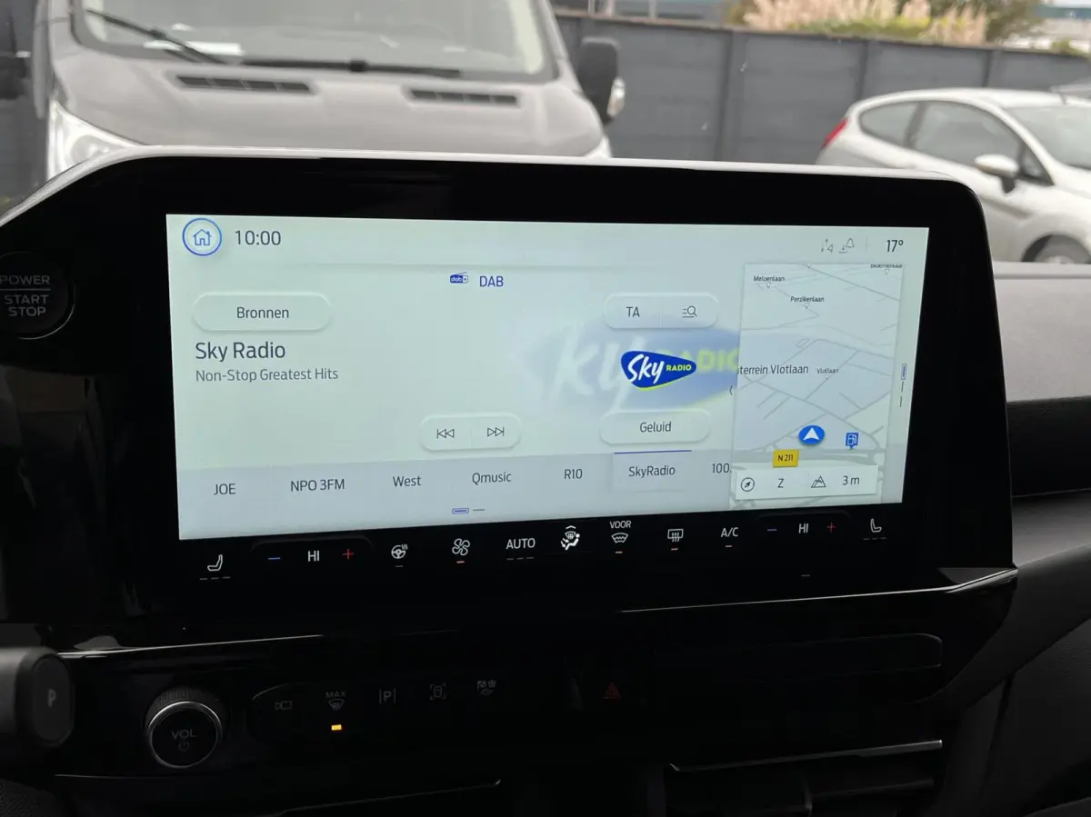 Tourneo 340 2.5 PHEV L2H1 Titanium X 233PK Emissiezonevrij!! Ex. BTW/incl. BPM 8Pers. Adaptieve Cruise Winterpack VOL leder 8 zitplaatsen verschuif/uitneembare stoelen Adaptieve Cruise Clima