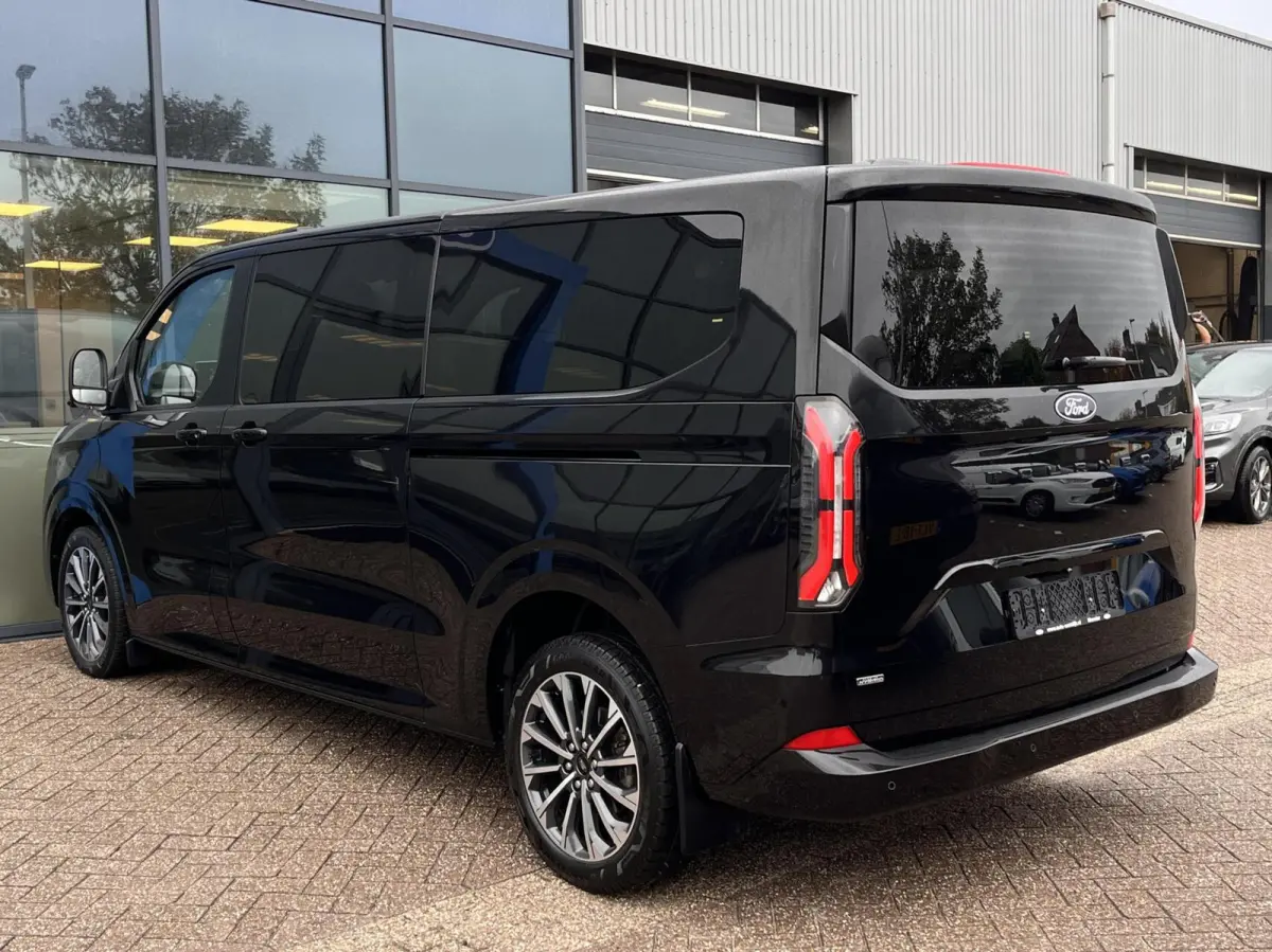 Tourneo 340 2.5 PHEV L2H1 Titanium X 233PK Emissiezonevrij!! Ex. BTW/incl. BPM 8Pers. Adaptieve Cruise Winterpack VOL leder 8 zitplaatsen verschuif/uitneembare stoelen Adaptieve Cruise Clima