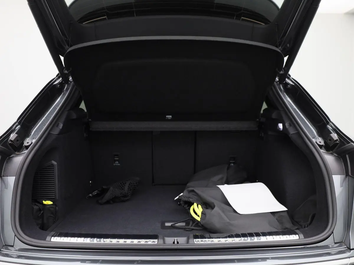 1.5 e-hybrid S edition | 272 PK | Navigatie | Apple Carplay | Adaptieve Cruise Control | Achteruitrij Camera | 19" Lm Velgen | Lederen bekleding | Airco |