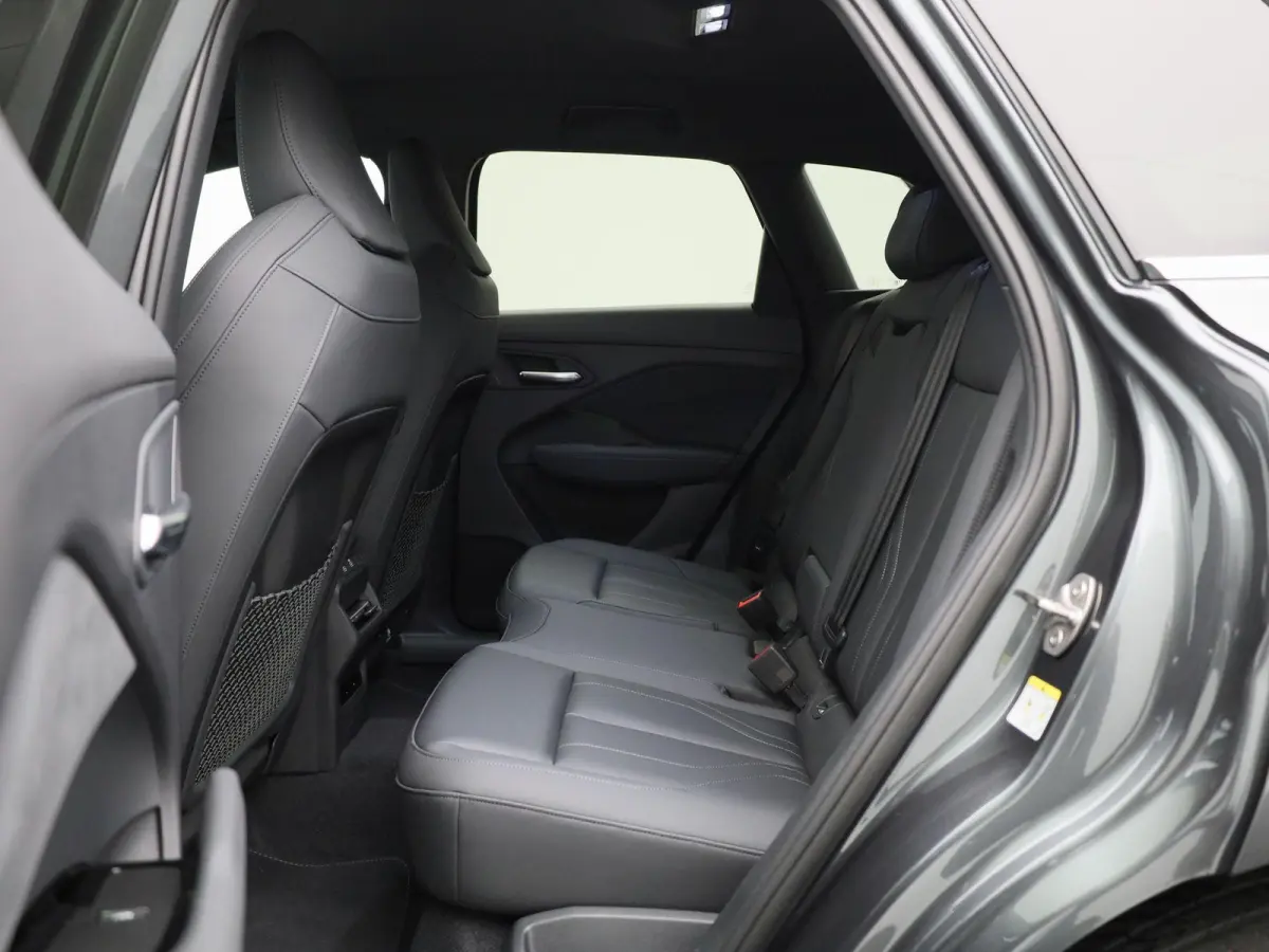 1.5 e-hybrid S edition | 272 PK | Navigatie | Apple Carplay | Adaptieve Cruise Control | Achteruitrij Camera | 19" Lm Velgen | Lederen bekleding | Airco |