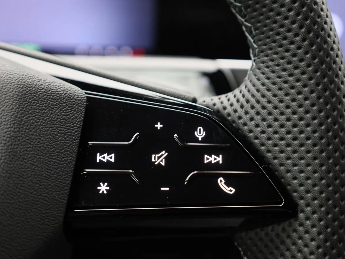 1.5 e-hybrid S edition | 272 PK | Navigatie | Apple Carplay | Adaptieve Cruise Control | Achteruitrij Camera | 19" Lm Velgen | Lederen bekleding | Airco |
