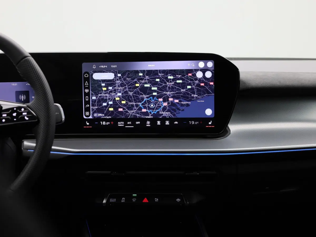 1.5 e-hybrid S edition | 272 PK | Navigatie | Apple Carplay | Adaptieve Cruise Control | Achteruitrij Camera | 19" Lm Velgen | Lederen bekleding | Airco |