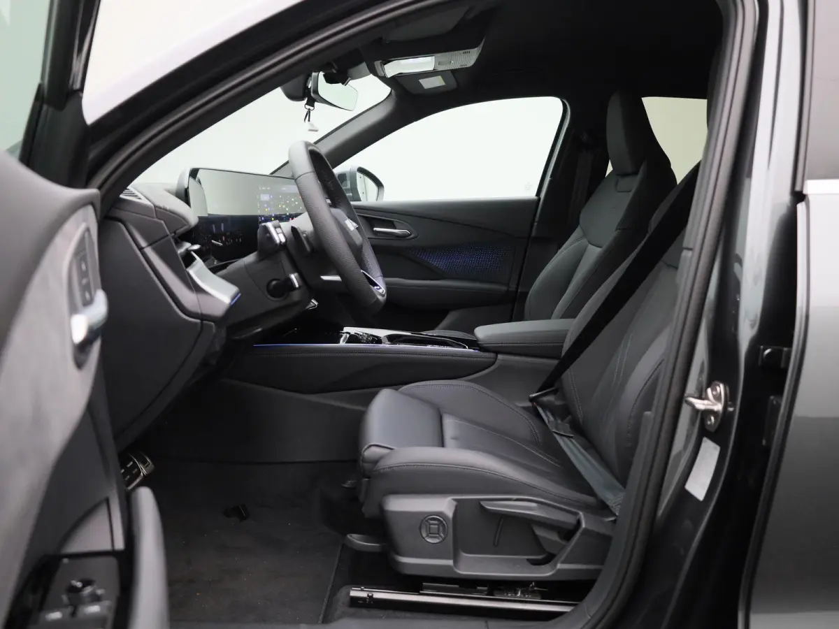1.5 e-hybrid S edition | 272 PK | Navigatie | Apple Carplay | Adaptieve Cruise Control | Achteruitrij Camera | 19" Lm Velgen | Lederen bekleding | Airco |