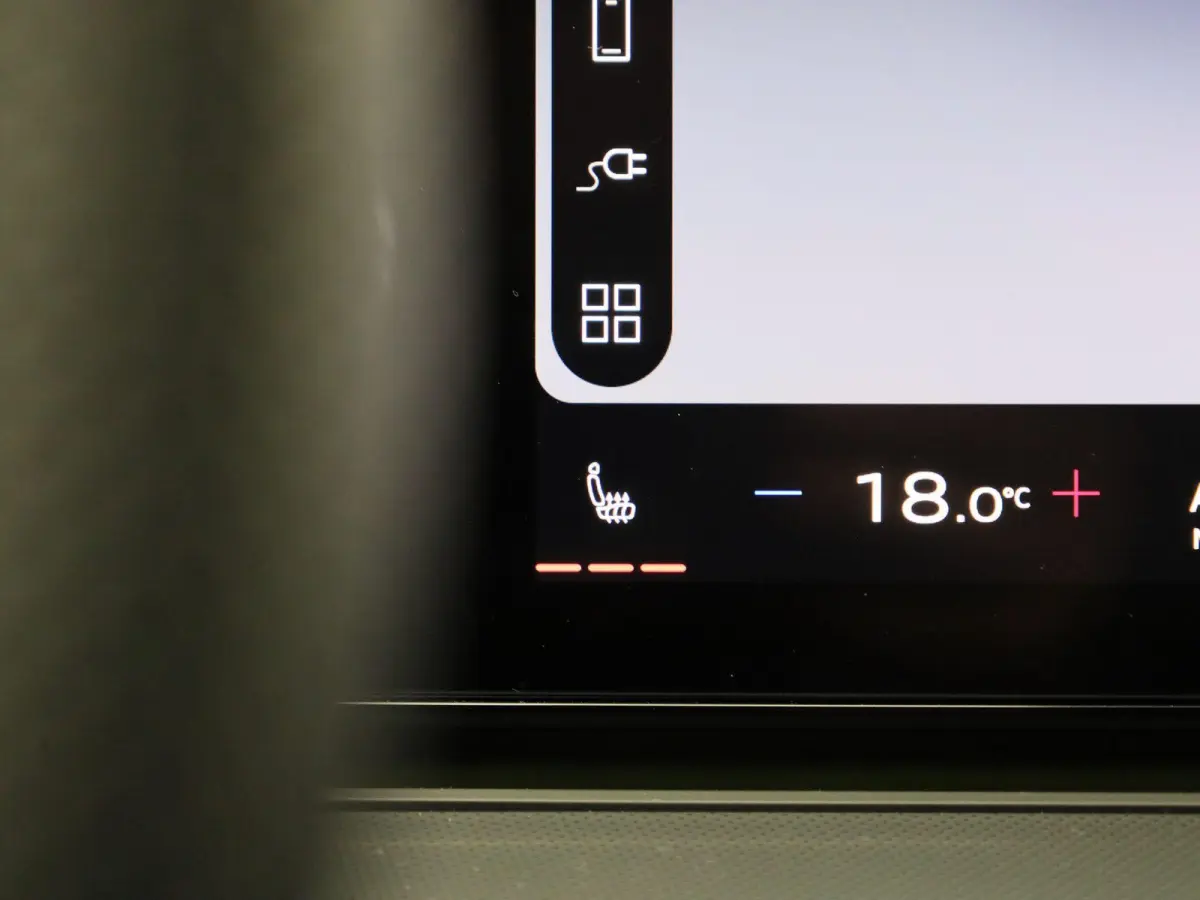 1.5 e-hybrid S edition | 272 PK | Navigatie | Apple Carplay | Adaptieve Cruise Control | Achteruitrij Camera | 19" Lm Velgen | Lederen bekleding | Airco |