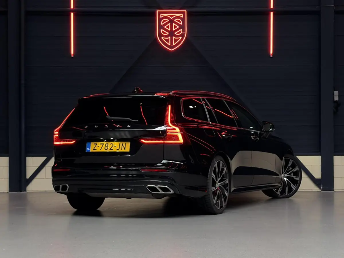 T6 PHEV AWD Ultimate Bright |PANO|TREKH.|H&K|360°