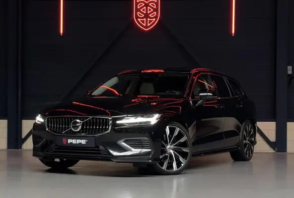 T6 PHEV AWD Ultimate Bright |PANO|TREKH.|H&K|360°