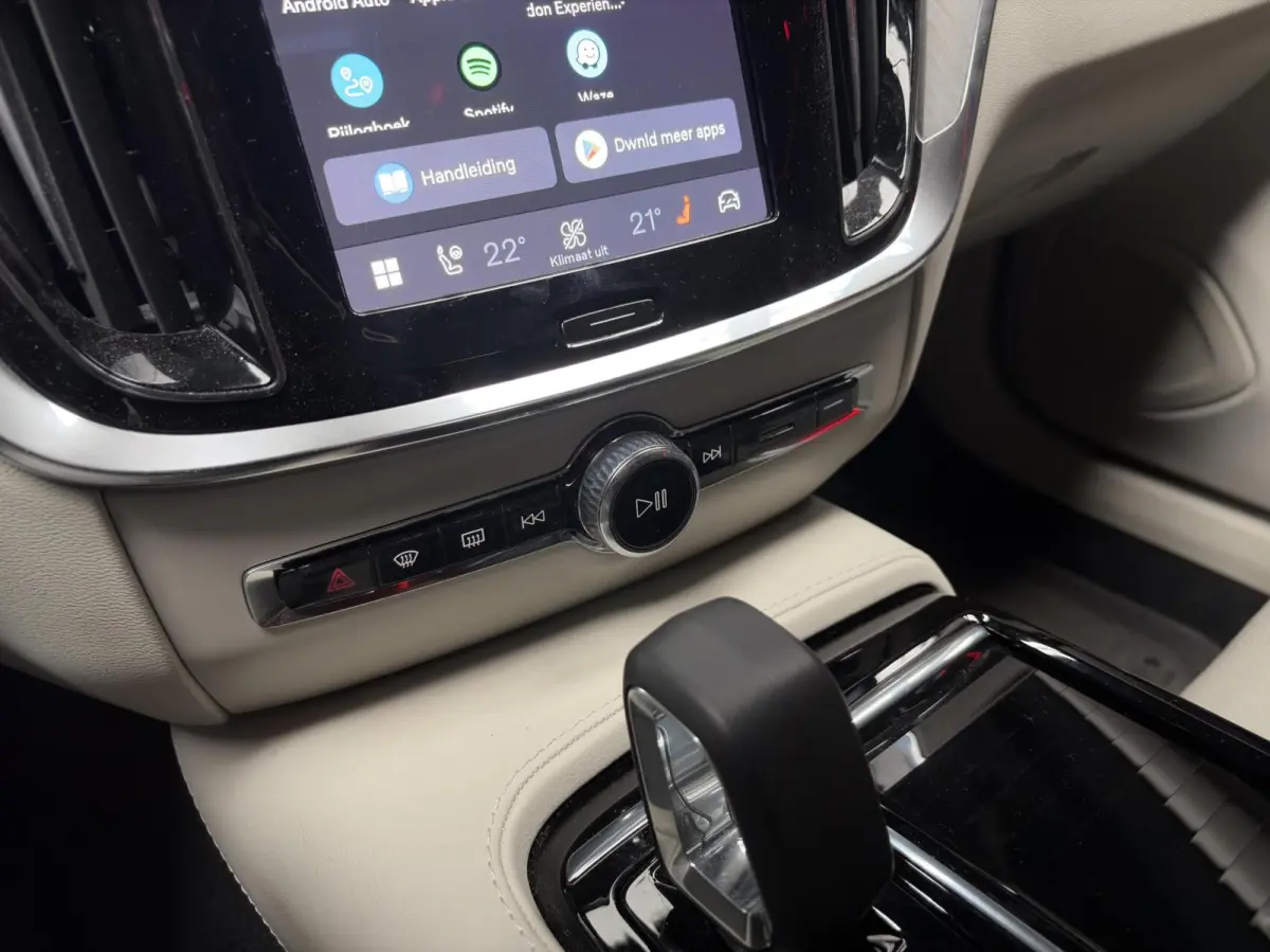 T6 PHEV AWD Ultimate Bright |PANO|TREKH.|H&K|360°