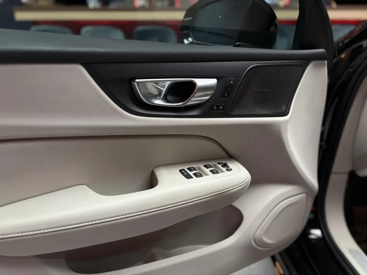 T6 PHEV AWD Ultimate Bright |PANO|TREKH.|H&K|360°