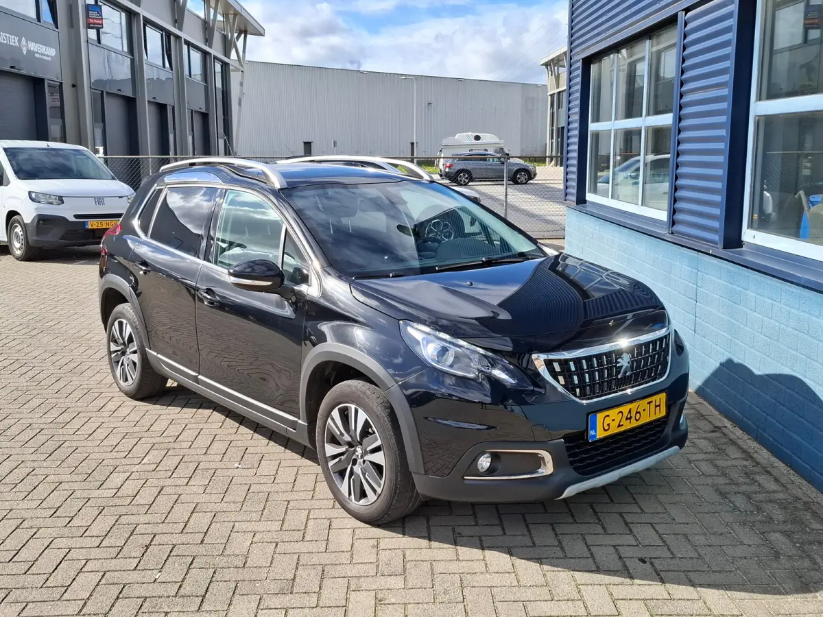1.2 Allure 110 PK | Achteropkomend verkeer waarschuwing | Achteruitrijcamera | Bestuurdersstoel in hoogte verstelbaar