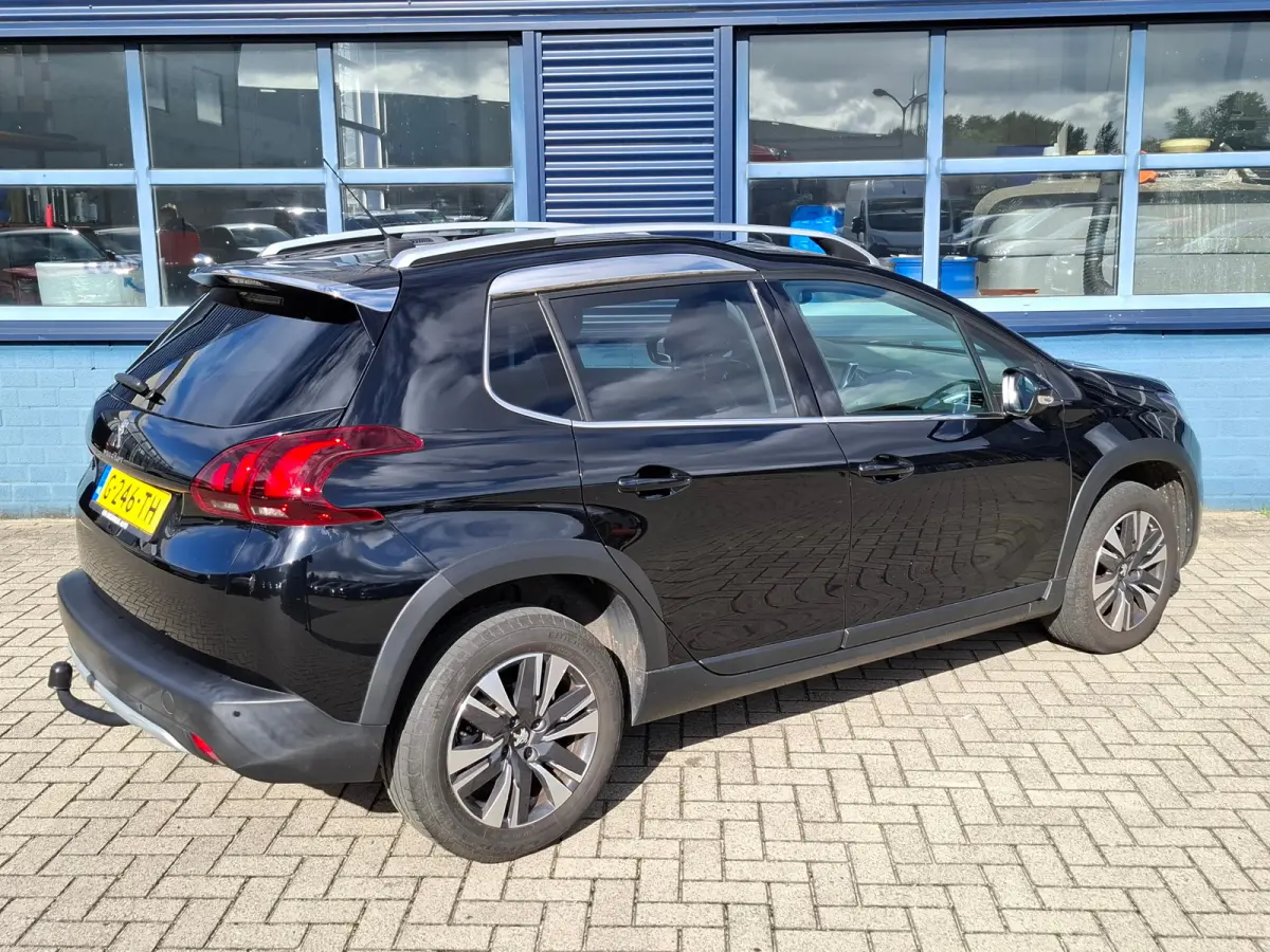 1.2 Allure 110 PK | Achteropkomend verkeer waarschuwing | Achteruitrijcamera | Bestuurdersstoel in hoogte verstelbaar