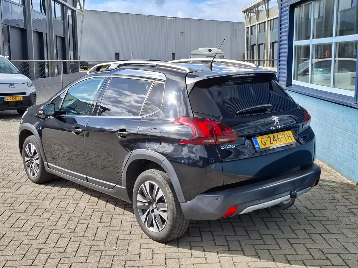 1.2 Allure 110 PK | Achteropkomend verkeer waarschuwing | Achteruitrijcamera | Bestuurdersstoel in hoogte verstelbaar