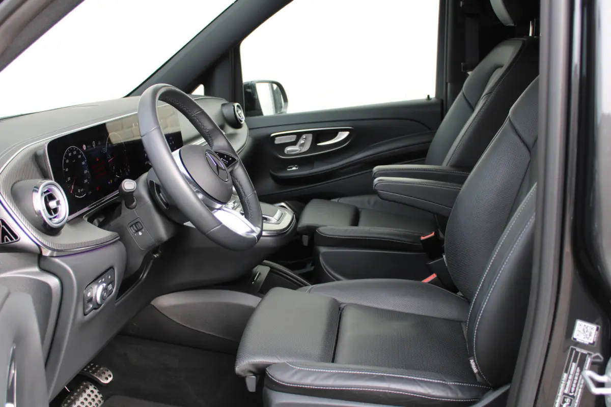300d / Exclusive / AMG / DC / Elec Stoelen / 360 Cam / Burmester / Vol Opties / NIEUWSTAAT.