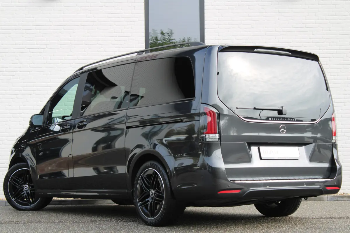 300d / Exclusive / AMG / DC / Elec Stoelen / 360 Cam / Burmester / Vol Opties / NIEUWSTAAT.