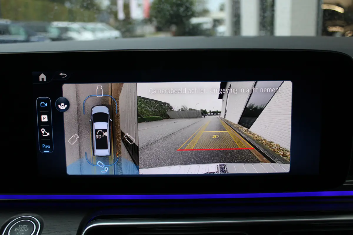 300d / AMG / DC / Luchtvering / Elec Stoelen / 360 Camera / Burmester / Vol Opties / NIEUWSTAAT
