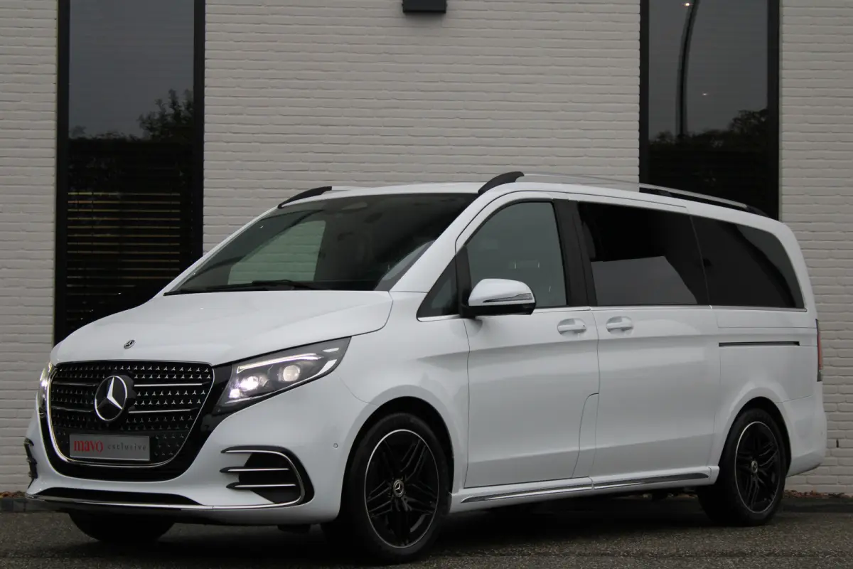 300d / AMG / DC / Luchtvering / Elec Stoelen / 360 Camera / Burmester / Vol Opties / NIEUWSTAAT