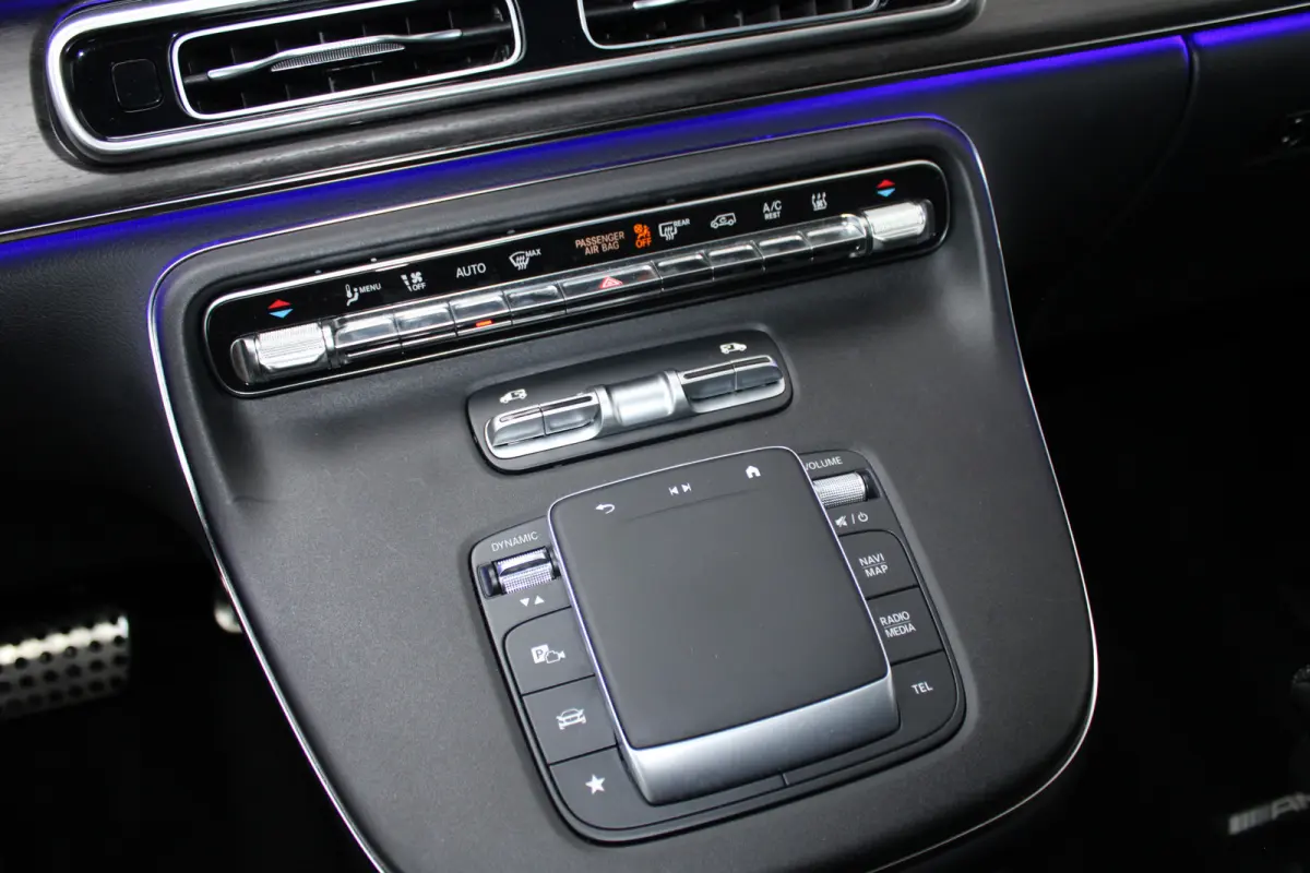 300d / AMG / DC / Luchtvering / Elec Stoelen / 360 Camera / Burmester / Vol Opties / NIEUWSTAAT