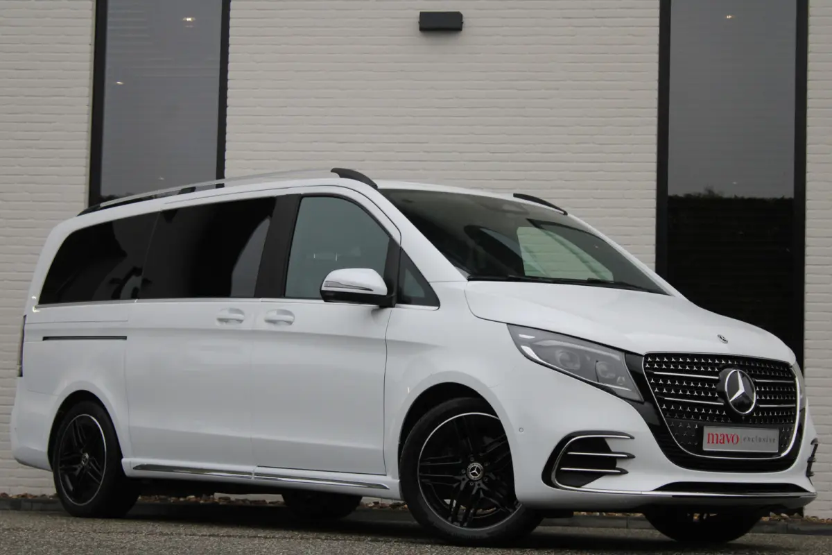 300d / AMG / DC / Luchtvering / Elec Stoelen / 360 Camera / Burmester / Vol Opties / NIEUWSTAAT