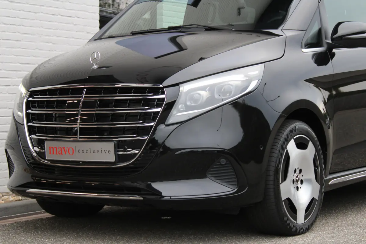 300d / AMG / Exclusive / DC / 4-matic / Luchtvering / Pano / Elec Stoelen / Burmester / Vol Opties / NIEUWSTAAT.