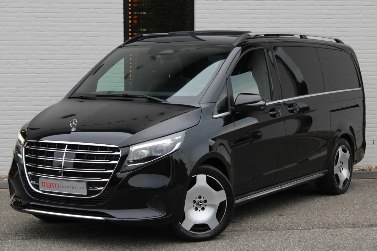 300d / AMG / Exclusive / DC / 4-matic / Luchtvering / Pano / Elec Stoelen / Burmester / Vol Opties / NIEUWSTAAT.