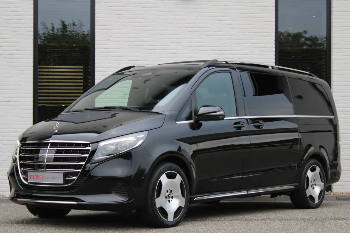 300d / AMG / Exclusive / DC / 4-matic / Luchtvering / Pano / Elec Stoelen / Burmester / Vol Opties / NIEUWSTAAT.