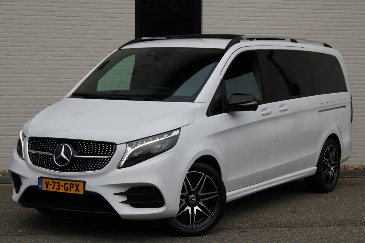 300d / DC / AMG / Panorama / Luchtvering / 2x Elec Schuifd / 360 Cam / Burmester / Vol Opties.
