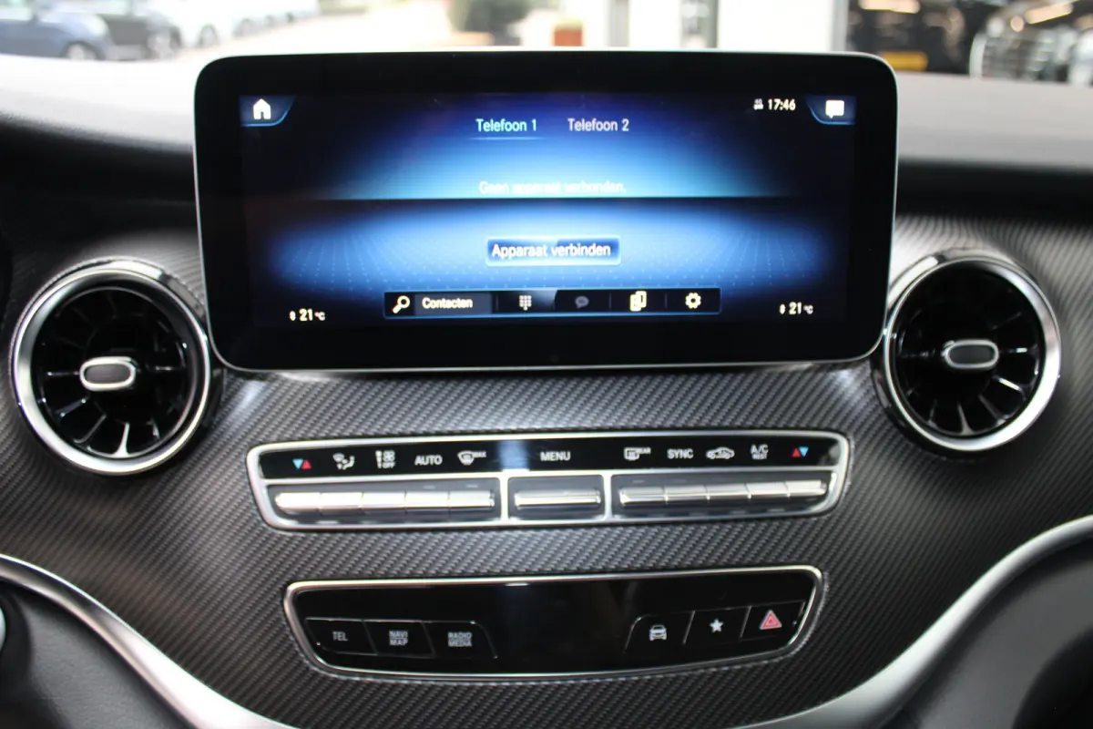 300d / DC / AMG / Panorama / Luchtvering / 2x Elec Schuifd / 360 Cam / Burmester / Vol Opties.