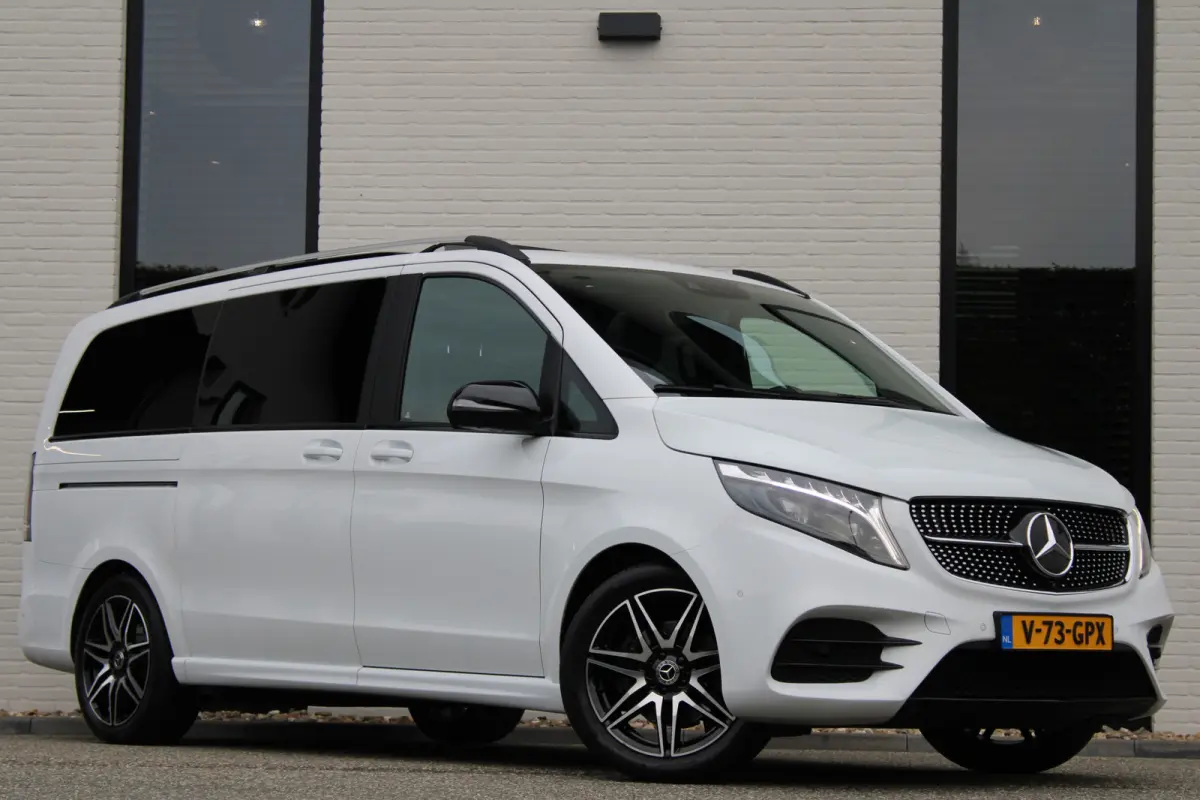300d / DC / AMG / Panorama / Luchtvering / 2x Elec Schuifd / 360 Cam / Burmester / Vol Opties.