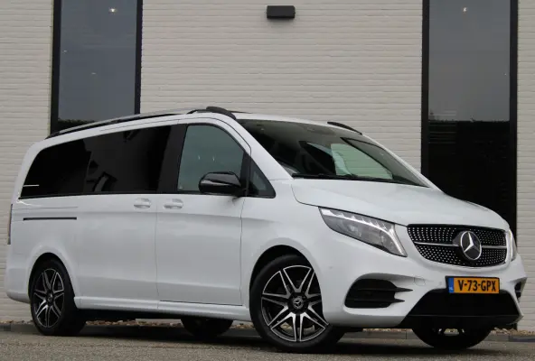 300d / DC / AMG / Panorama / Luchtvering / 2x Elec Schuifd / 360 Cam / Burmester / Vol Opties.
