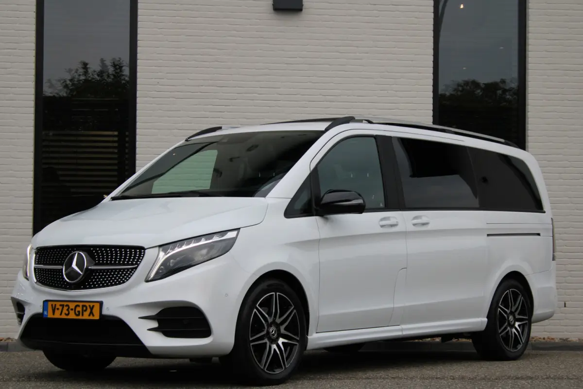 300d / DC / AMG / Panorama / Luchtvering / 2x Elec Schuifd / 360 Cam / Burmester / Vol Opties.