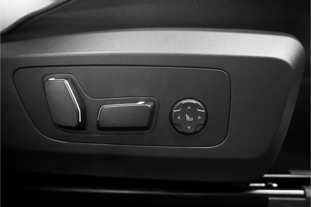 30e xDrive M-Sport H/K Pano HUD Driving Assist Plus 360°