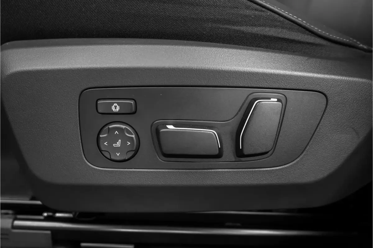 30e xDrive M-Sport H/K Pano HUD Driving Assist Plus 360°