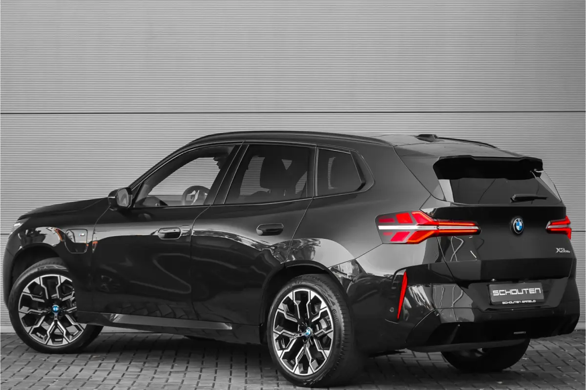 30e xDrive M-Sport H/K Pano HUD Driving Assist Plus 360°