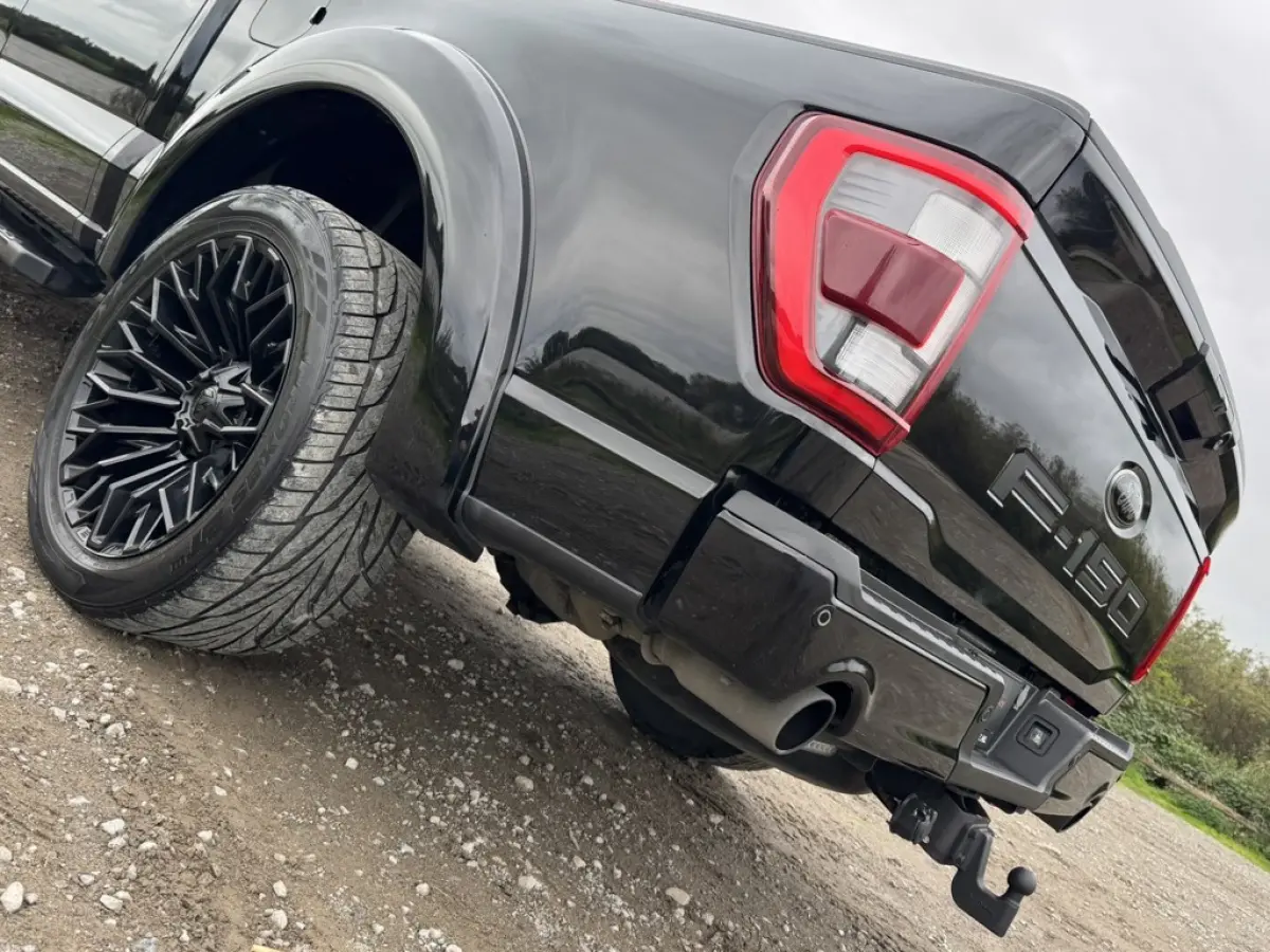 USA LARIAT SPORT WIDEBODY 5.0L V8, LAGE BIJTELLING, 1E EIG, DEALER ONDERHOUDEN, FULLY LOADED