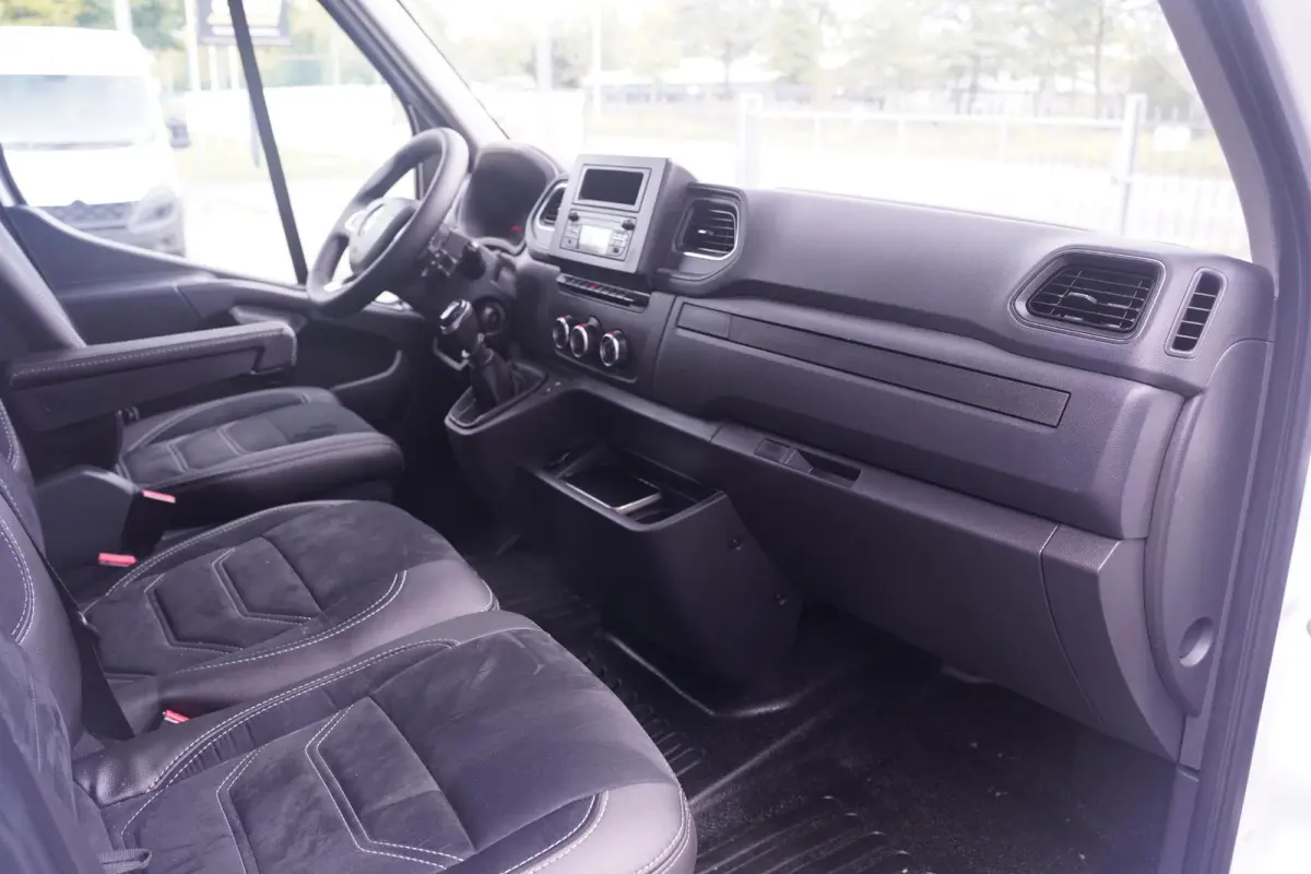 2.3 dCi 165 pk Autotransporter Marge Auto Airco, Cruise Control, 1.323 kg Laadvermogen, 3-Zits