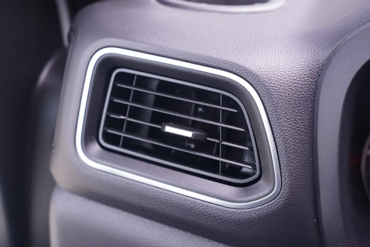 2.3 dCi 165 pk Autotransporter Marge Auto Airco, Cruise Control, 1.323 kg Laadvermogen, 3-Zits