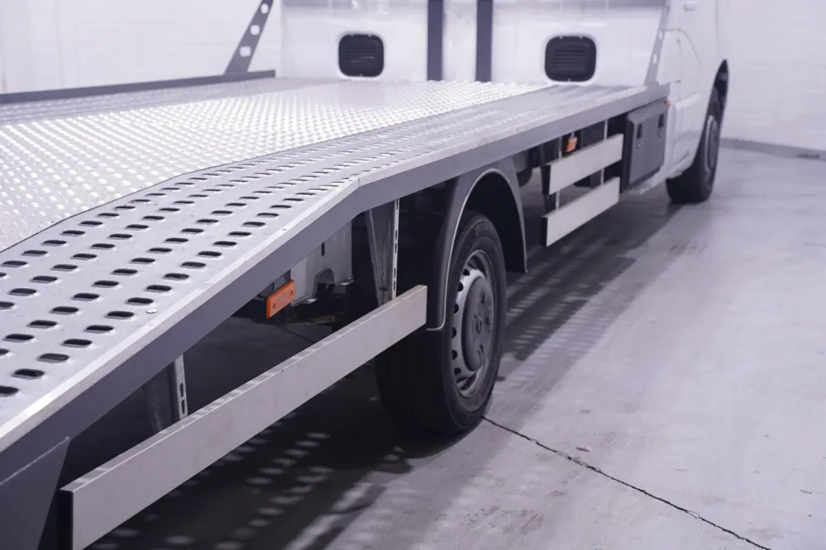 2.3 dCi 165 pk Autotransporter Marge Auto Airco, Cruise Control, 1.323 kg Laadvermogen, 3-Zits