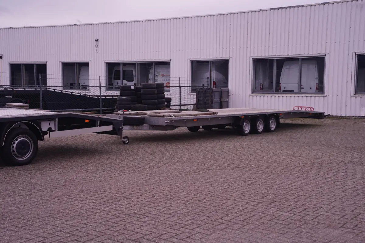 2.3 dCi 165 pk Autotransporter Marge Auto Airco, Cruise Control, 1.323 kg Laadvermogen, 3-Zits