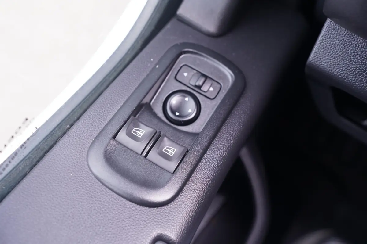 2.3 dCi 165 pk Autotransporter Marge Auto Airco, Cruise Control, 1.323 kg Laadvermogen, 3-Zits